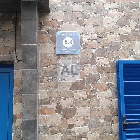 Sandra Hause Alloggio in famiglia